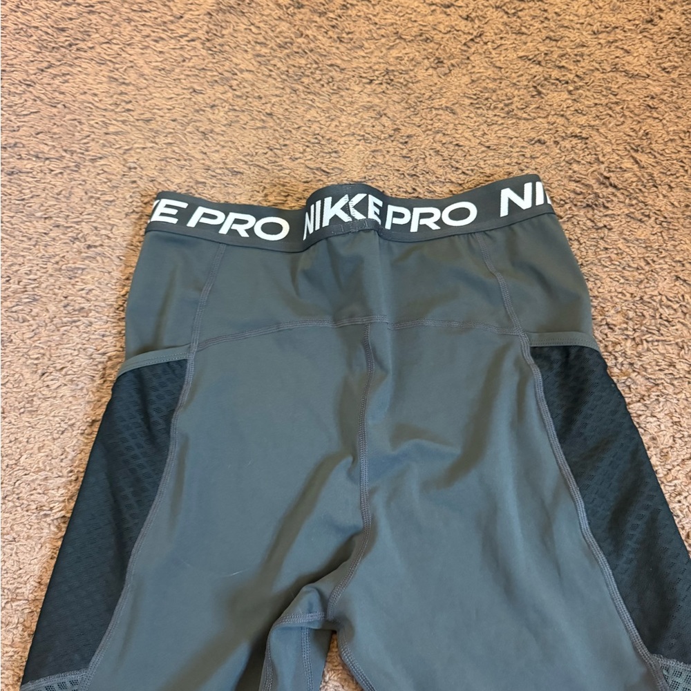 Nike Pro High Rise Crop Leggings Gray Size L Large $60 - Picture 9 of 9